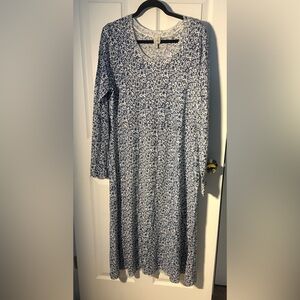 Sahalie Floral Long Sleeve Sweater Dress in Blue and White